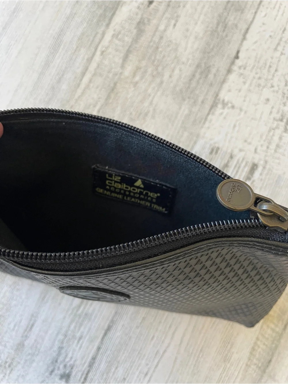 Vintage Liz Claiborne Black Textured Zip Clutch EUC